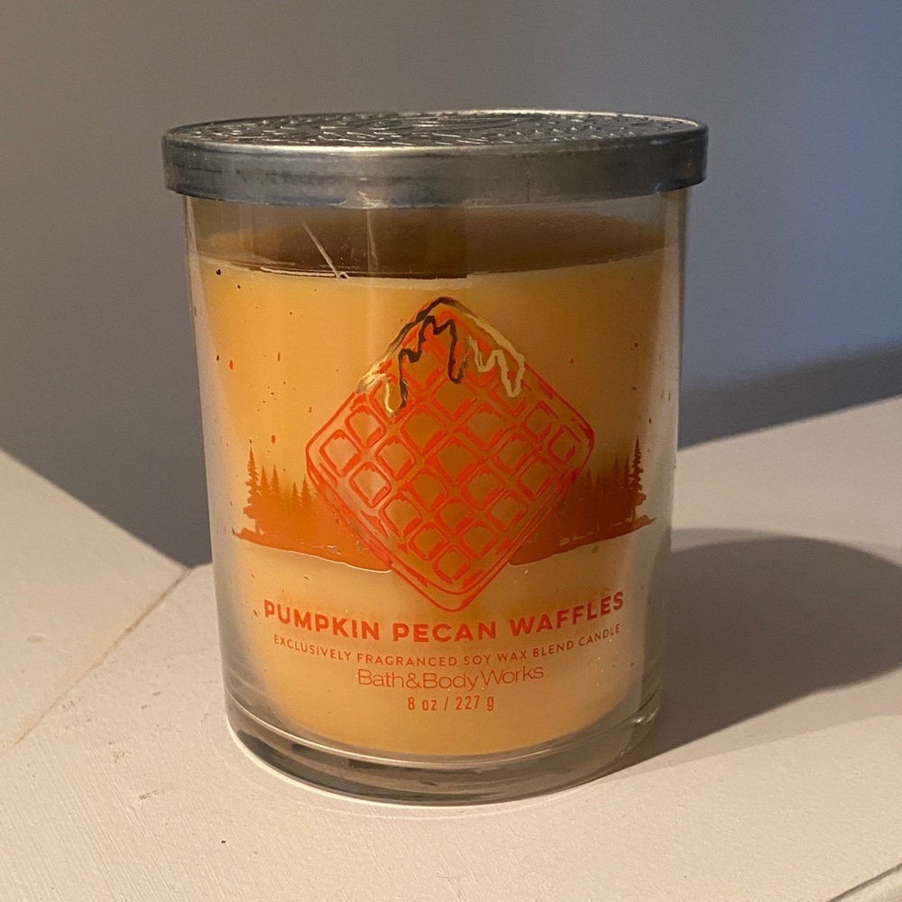 Bath & Body Works Pumpkin Pecan Waffles Candle Orange  Silver Thanksgiving Fall